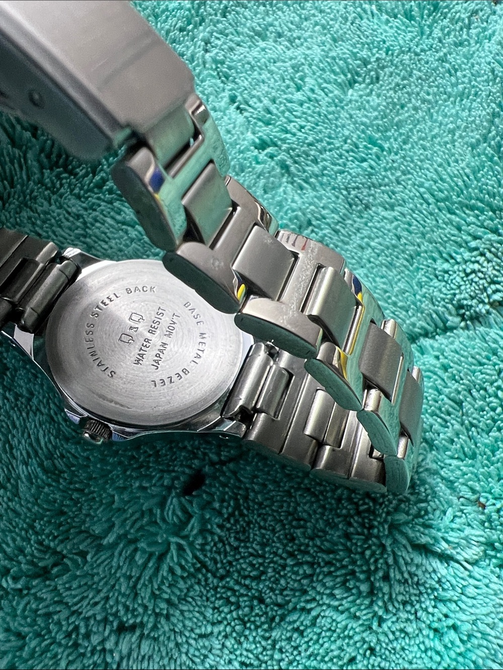 Q&Q ladies Stainless Steel Silver and Grey dial Quartz Watch - Picture 3 of 4